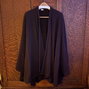 Luxurious Holt Renfrew wool cape – made in Italy